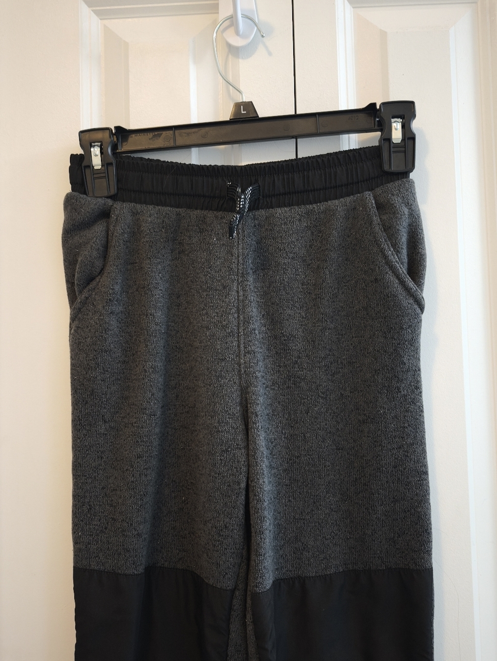 NEW - KIDS Gray & Black Contrast Fleece Jogger Pants - Picture 3 of 6
